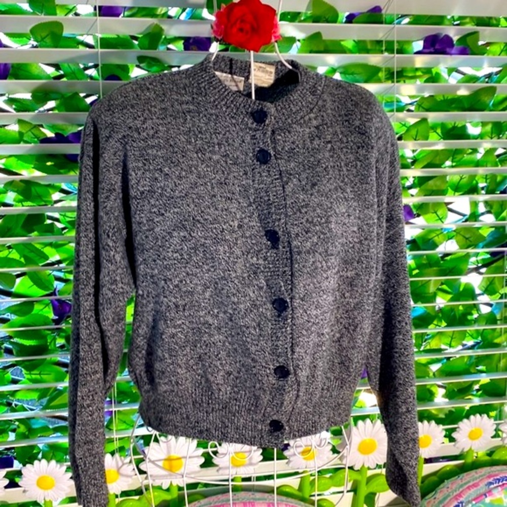 King’s Road short gray cardigan sweater